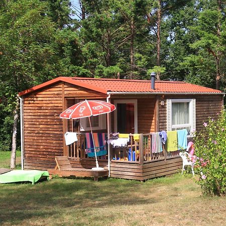 Devillac Camping Fontaine Du Roc 게스트하우스 외부 사진