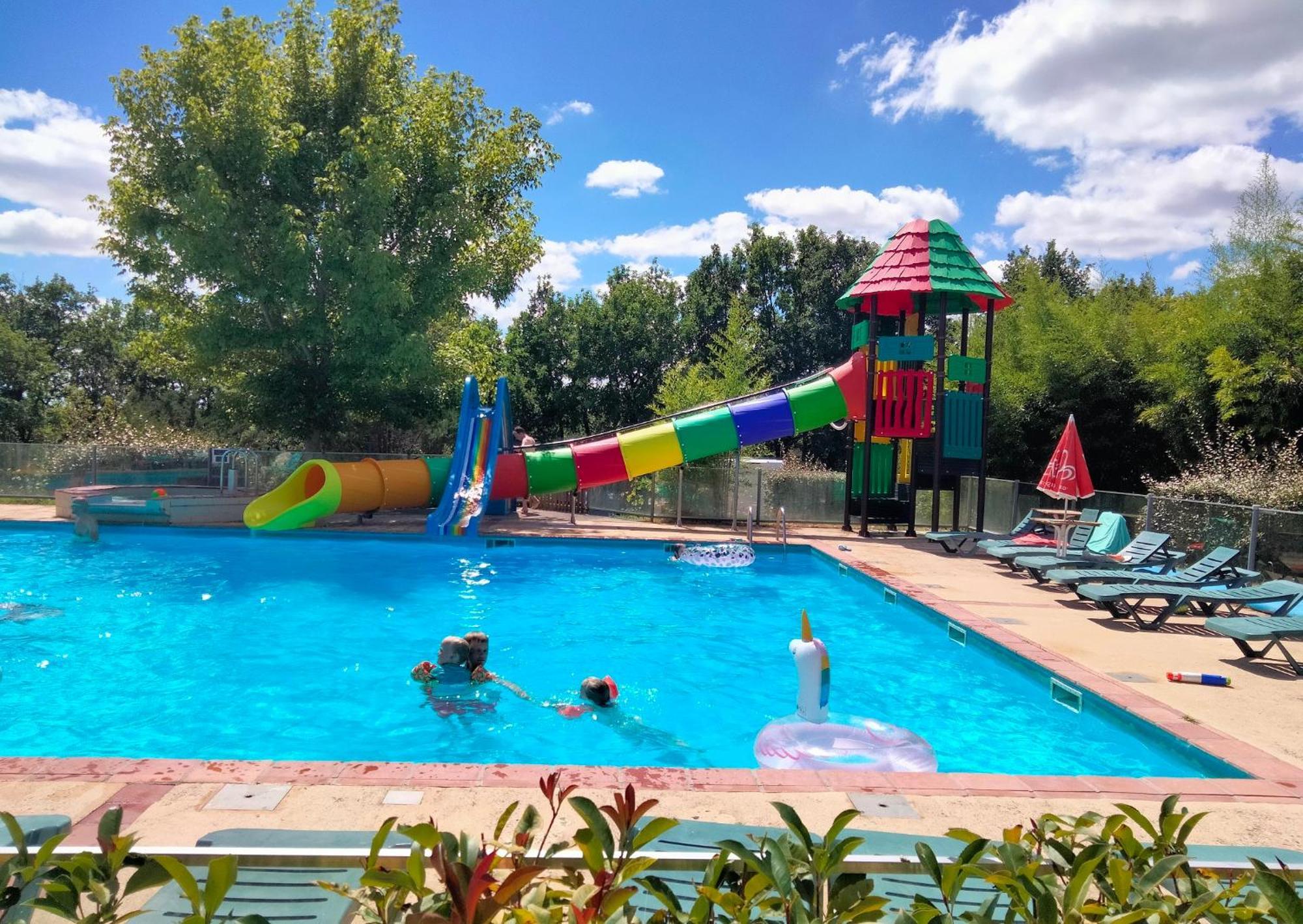 Devillac Camping Fontaine Du Roc 게스트하우스 외부 사진