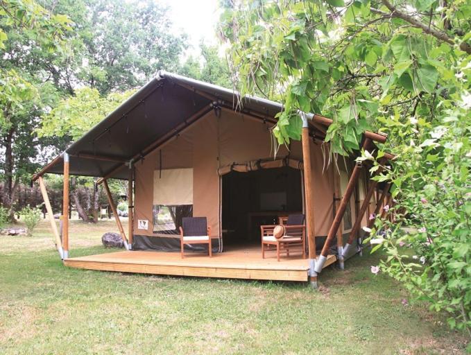 Devillac Camping Fontaine Du Roc 게스트하우스 외부 사진