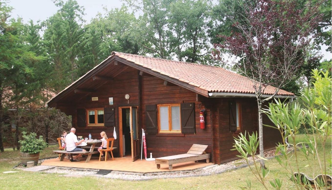Devillac Camping Fontaine Du Roc 게스트하우스 외부 사진