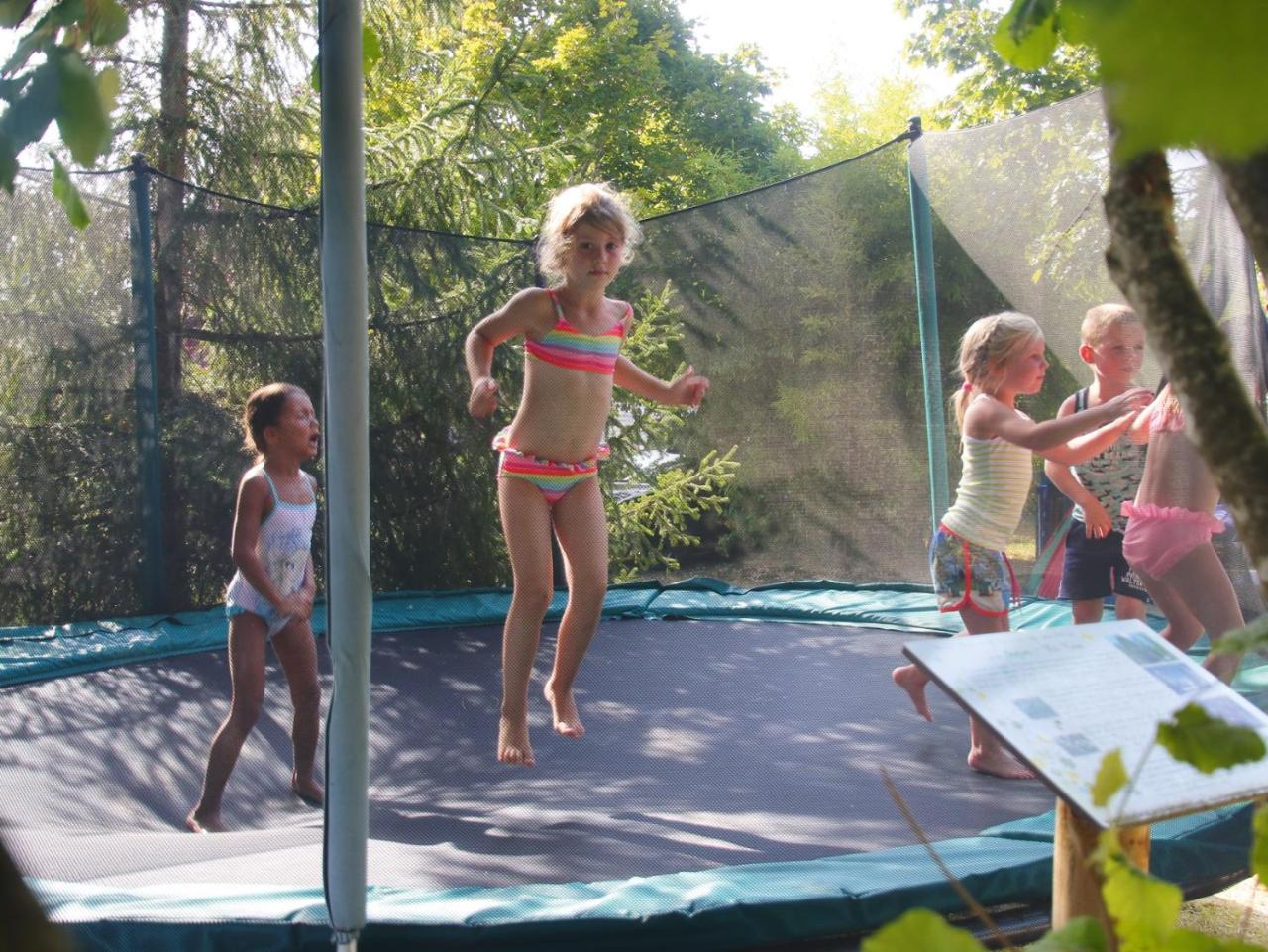 Devillac Camping Fontaine Du Roc 게스트하우스 외부 사진
